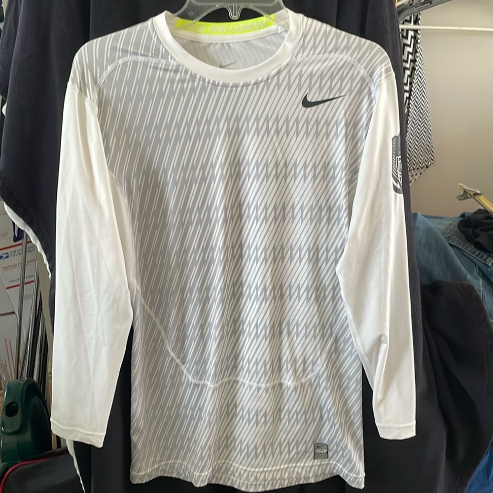 Mens large Nike pro combat dri fit shirt